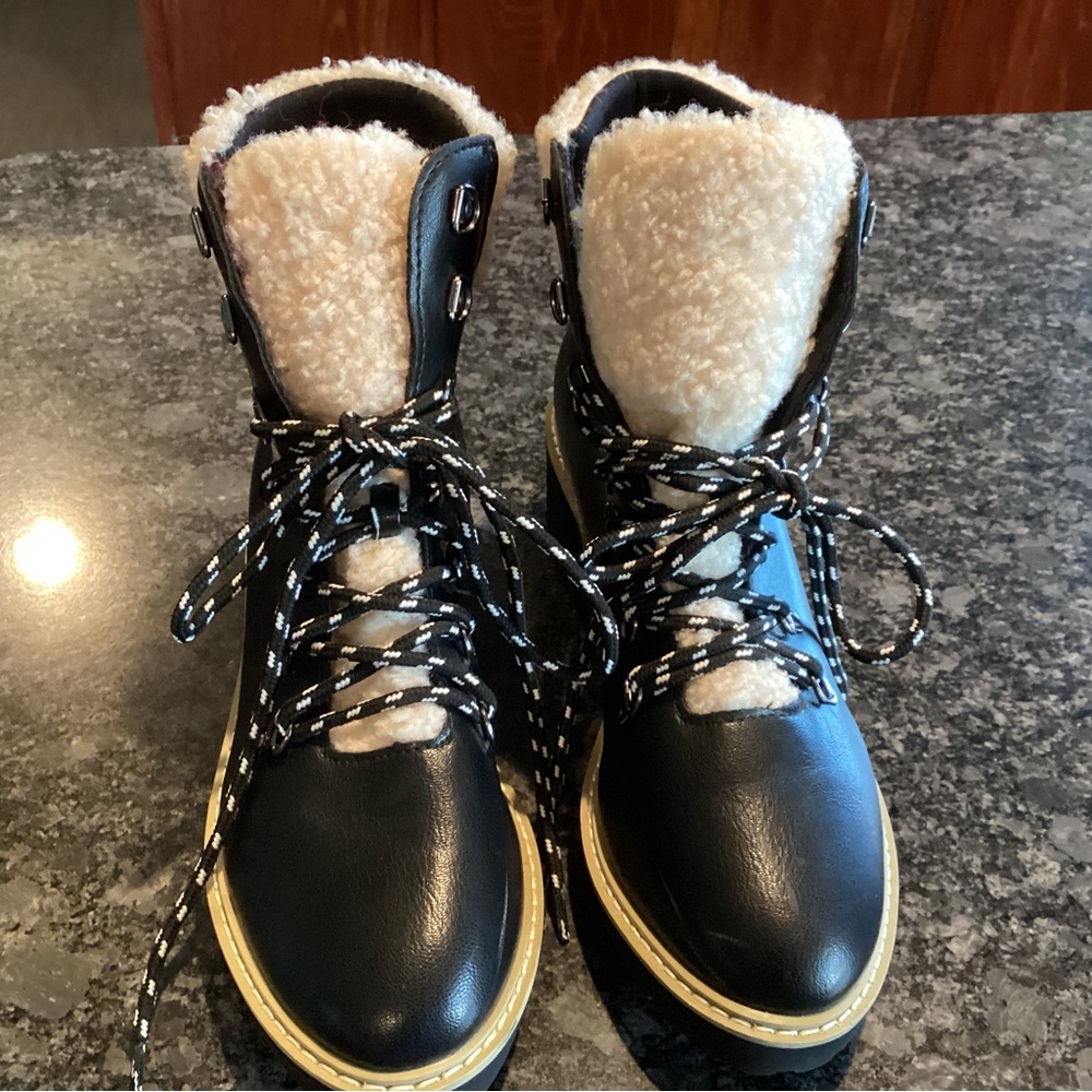 Hey Girl Women's Black and Cream Combat Boots